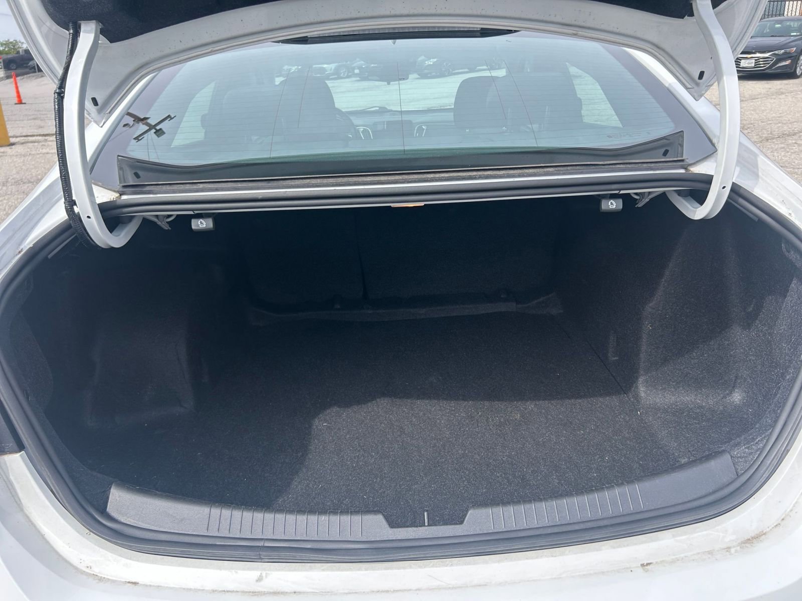 Thumbnail: 2024 Chevrolet Malibu - 31