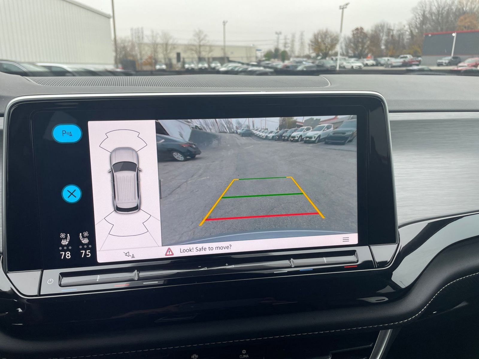 Thumbnail: 2025 Volkswagen Atlas - 17