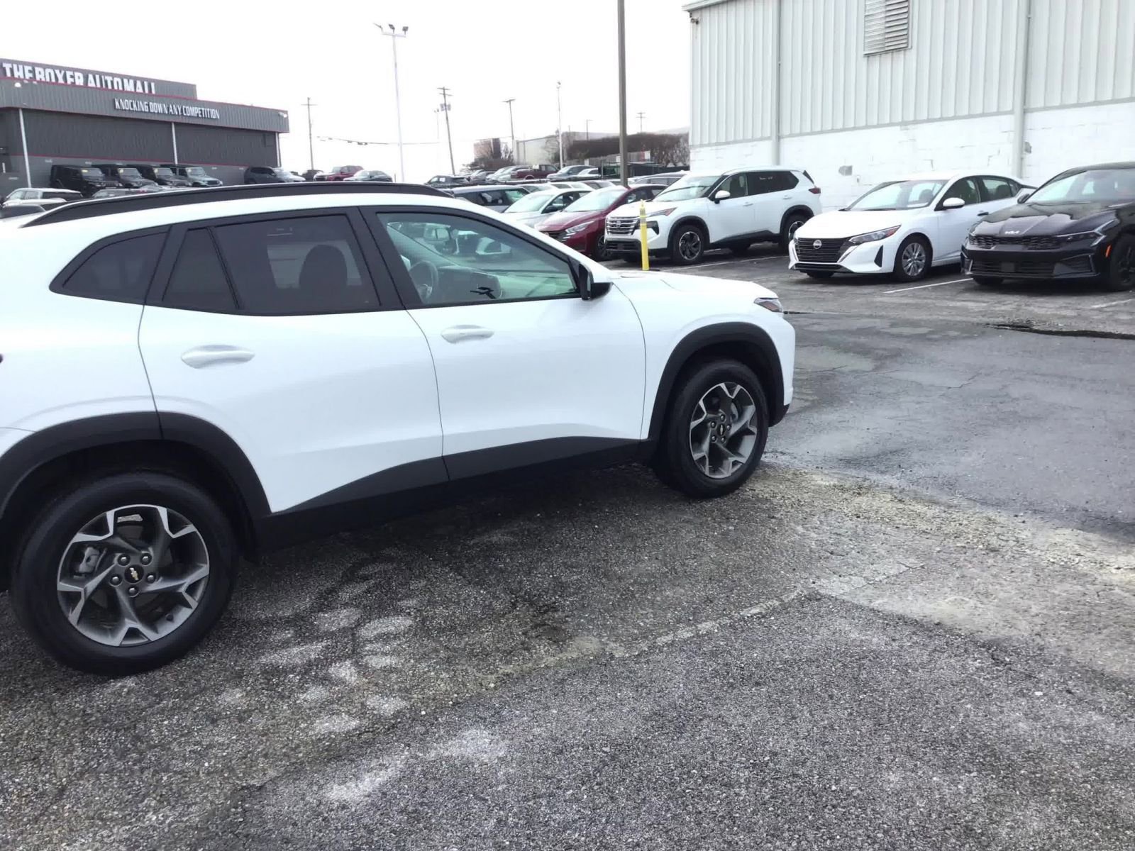 Thumbnail: 2025 Chevrolet Trax - 14