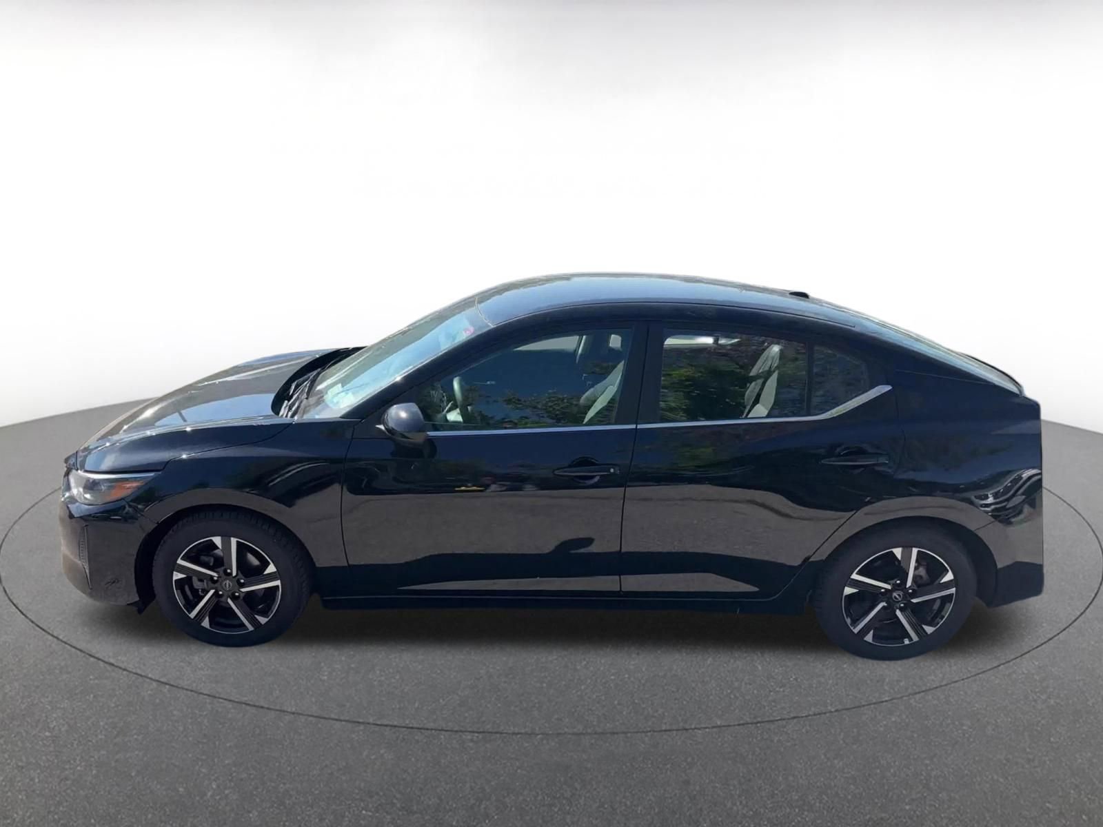 Thumbnail: 2024 Nissan Sentra - 9