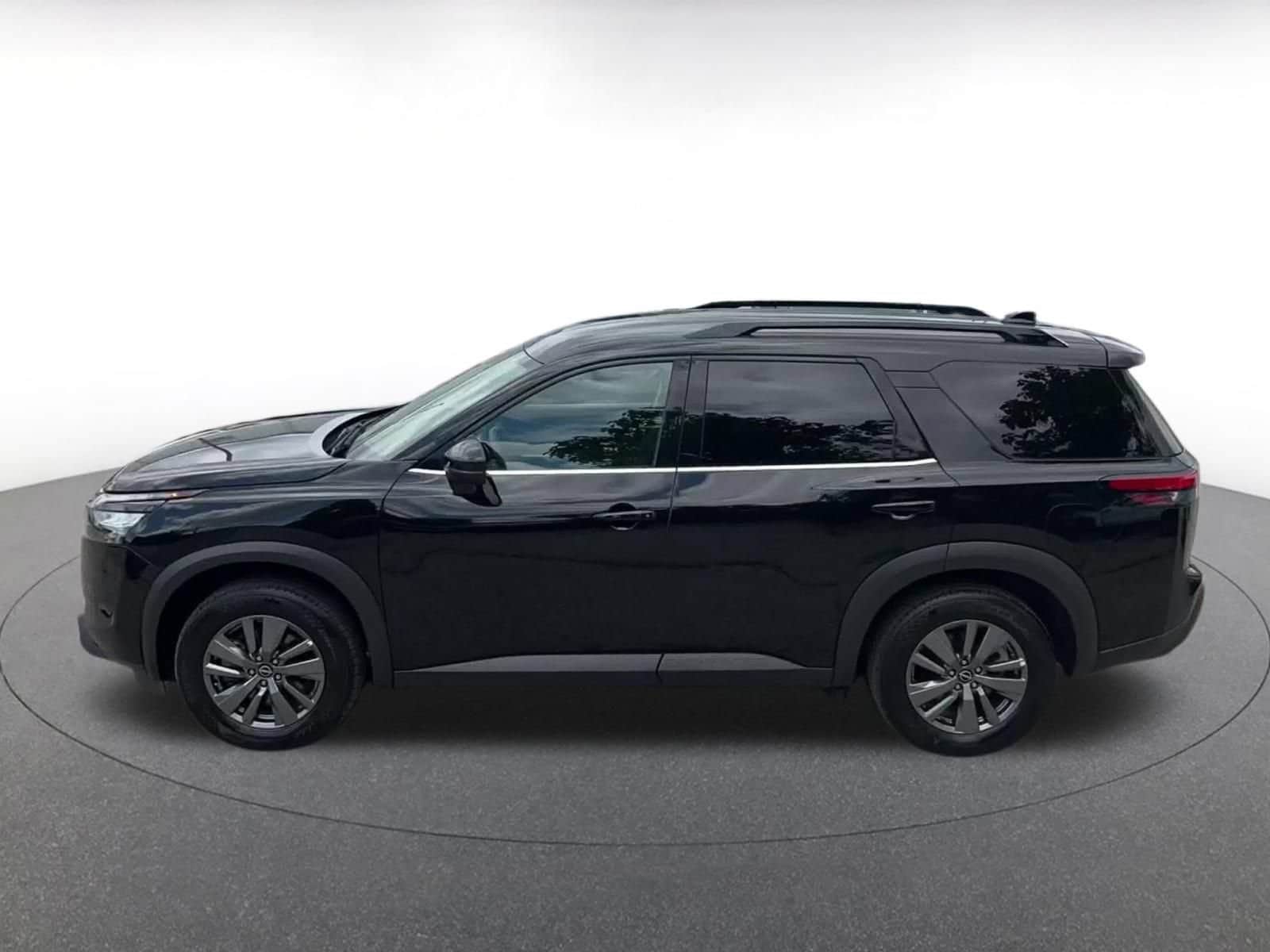 Thumbnail: 2025 Nissan Pathfinder - 9