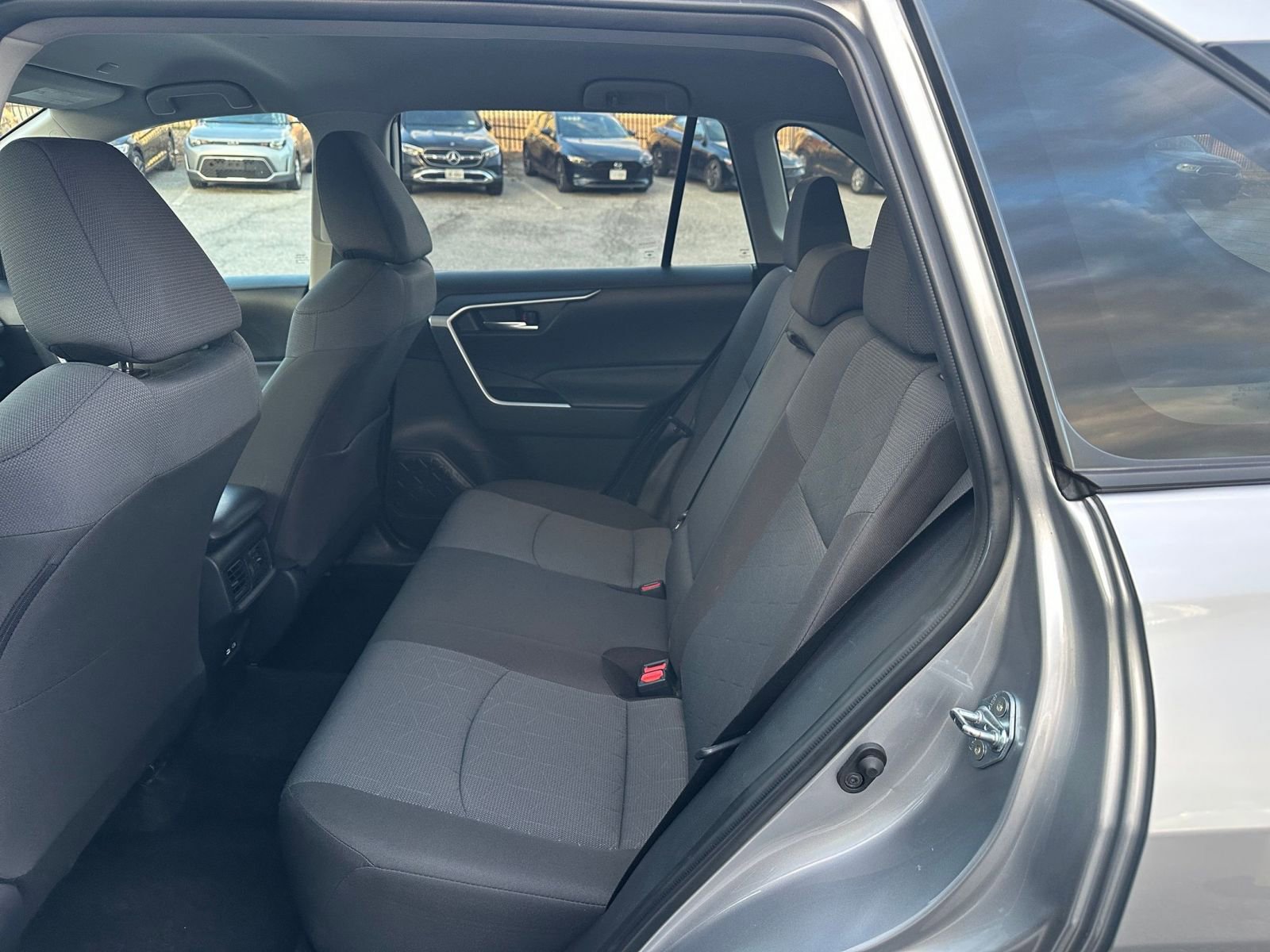 Thumbnail: 2025 Toyota RAV4 - 25