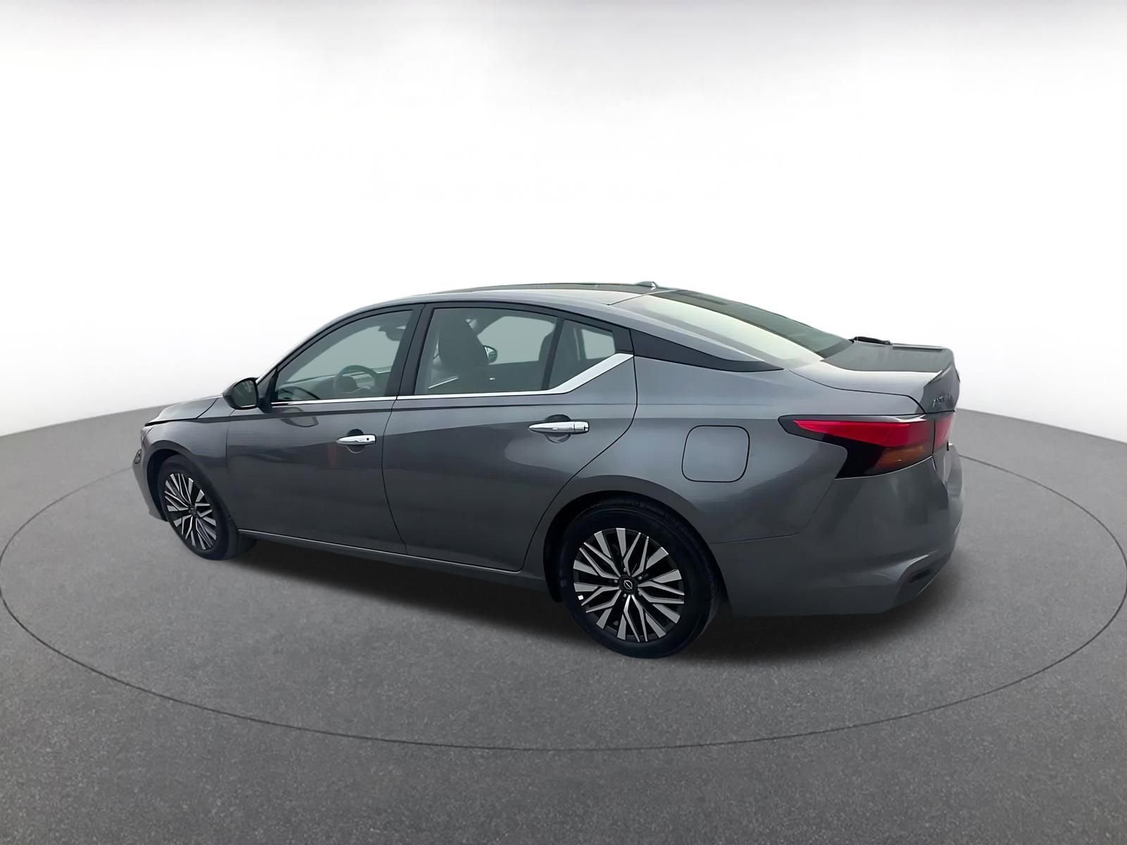 Thumbnail: 2025 Nissan Altima - 10