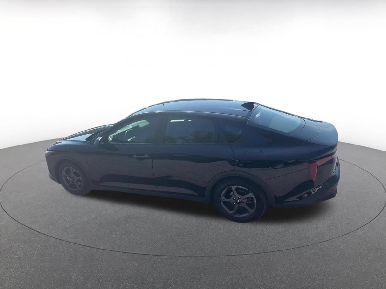 Thumbnail: 2025 Kia K4 - 10