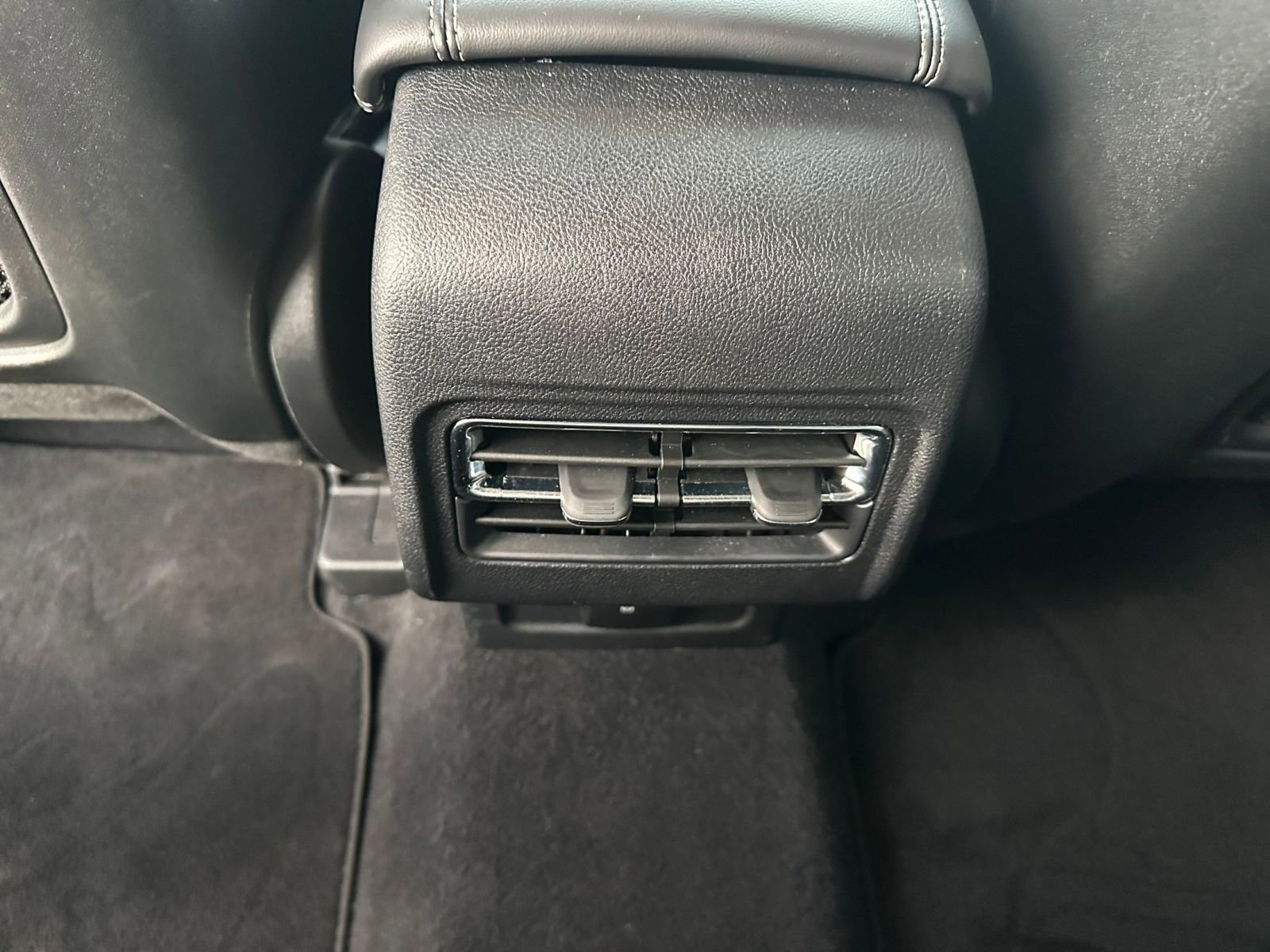 Thumbnail: 2024 Lincoln Corsair - 24