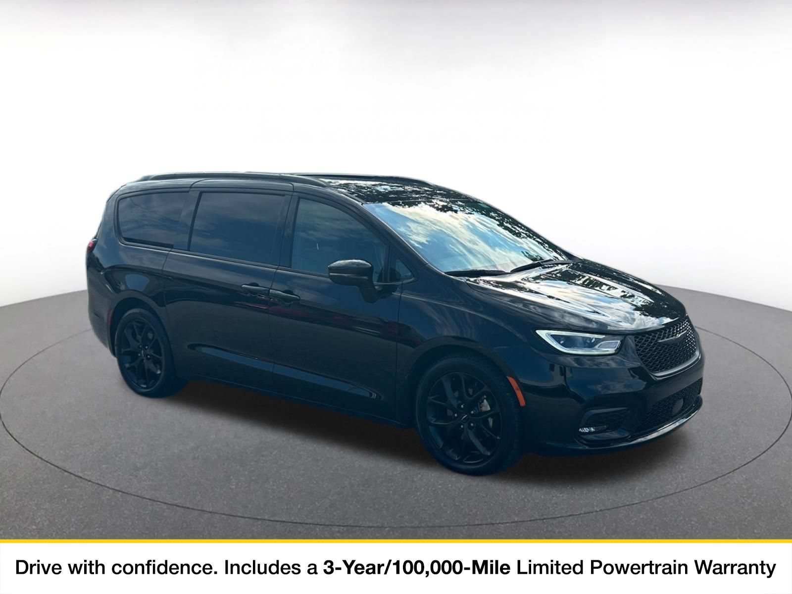 Thumbnail: 2025 Chrysler Pacifica - 1