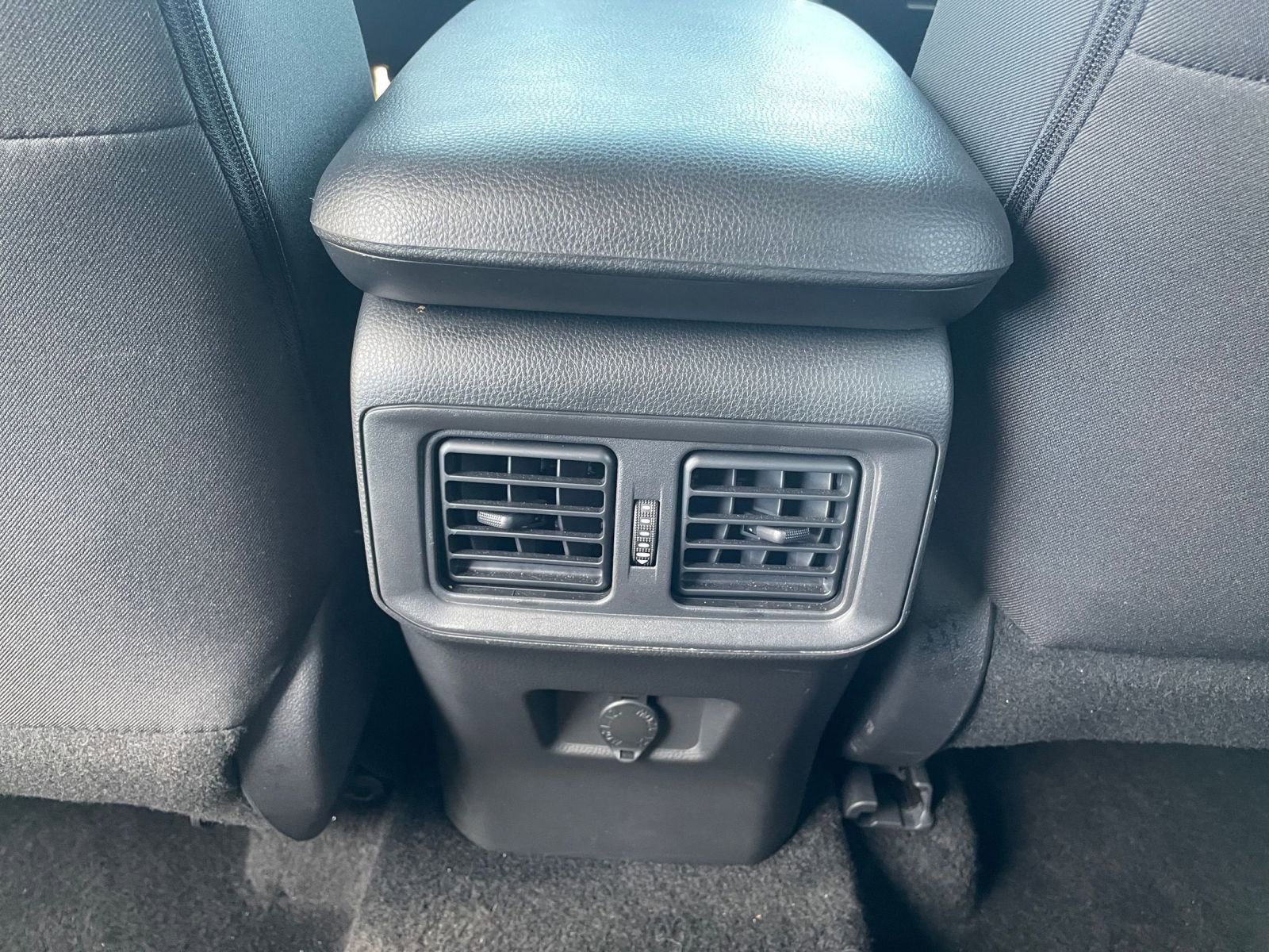 Thumbnail: 2025 Toyota RAV4 - 23