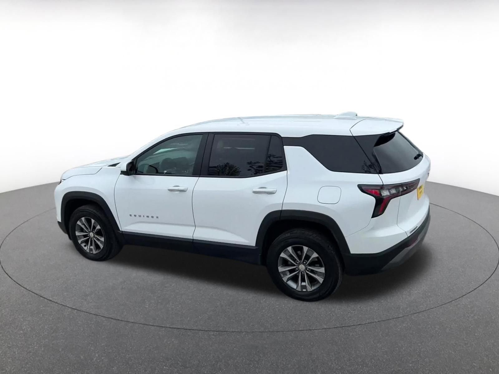 Thumbnail: 2025 Chevrolet Equinox - 10