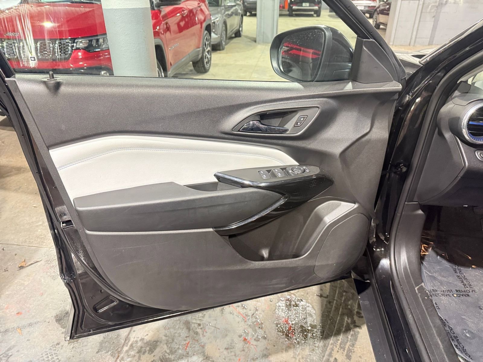 Thumbnail: 2025 Chevrolet Trax - 18