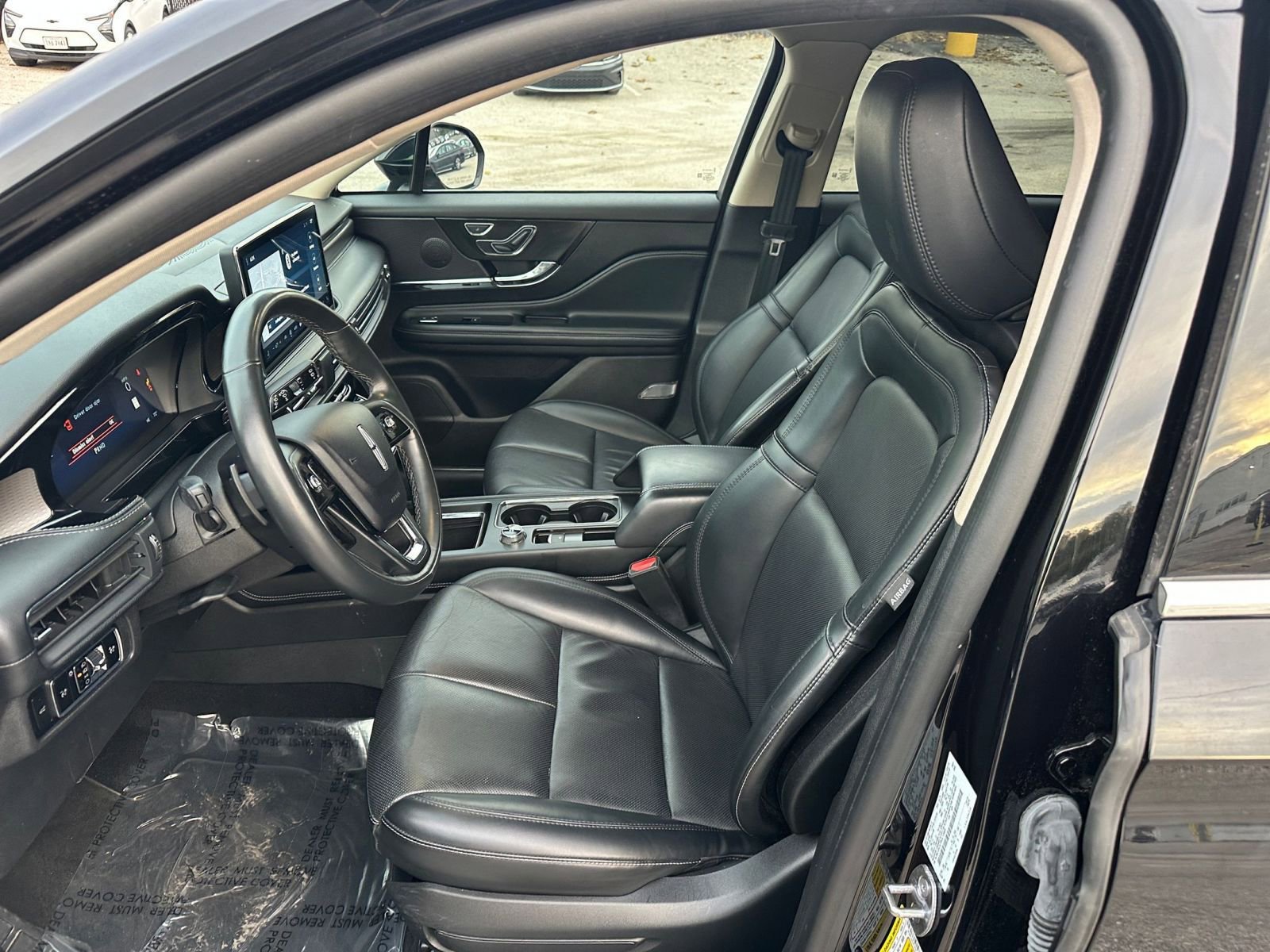 Thumbnail: 2024 Lincoln Corsair - 27