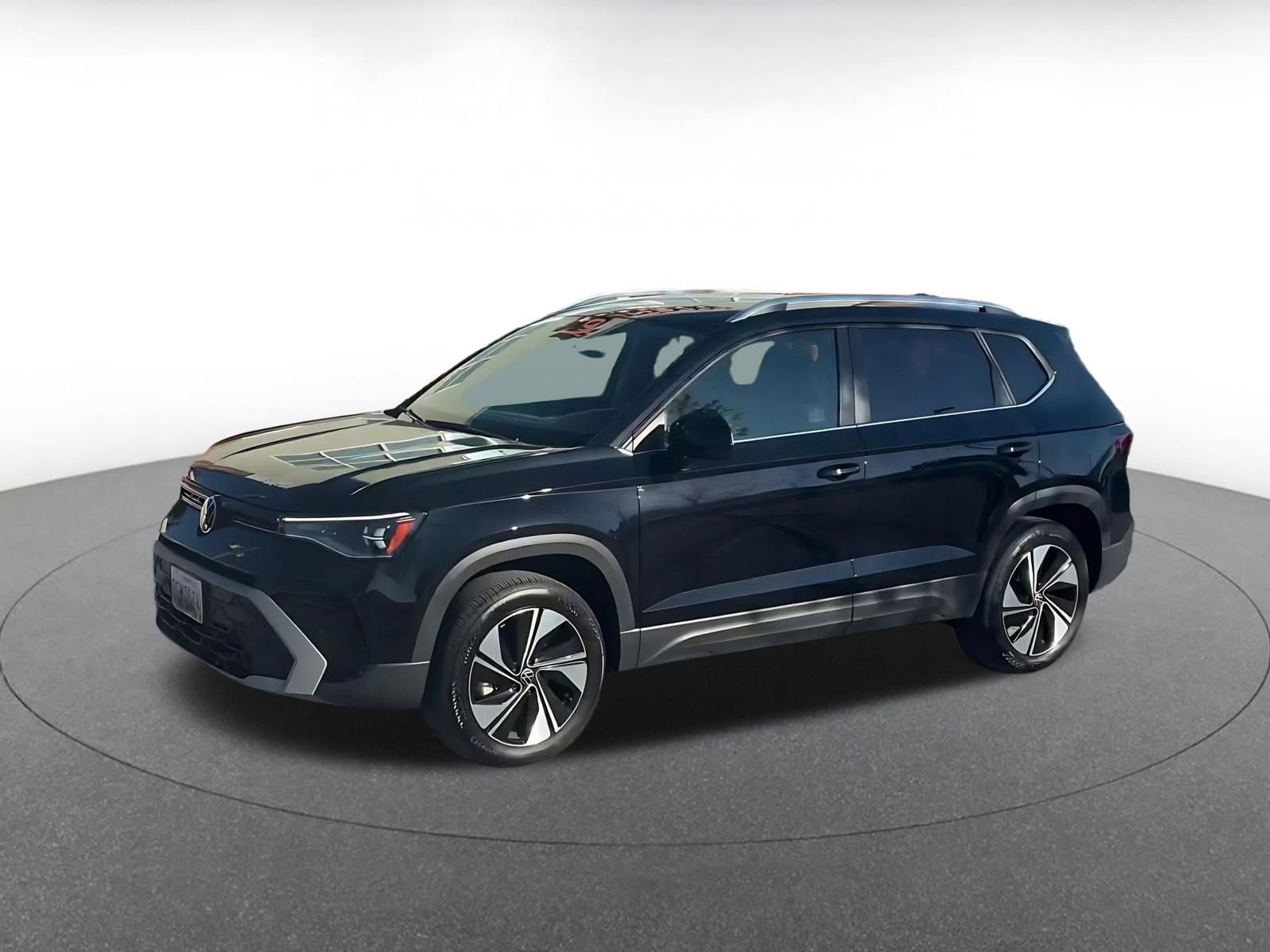 Thumbnail: 2025 Volkswagen Taos - 8