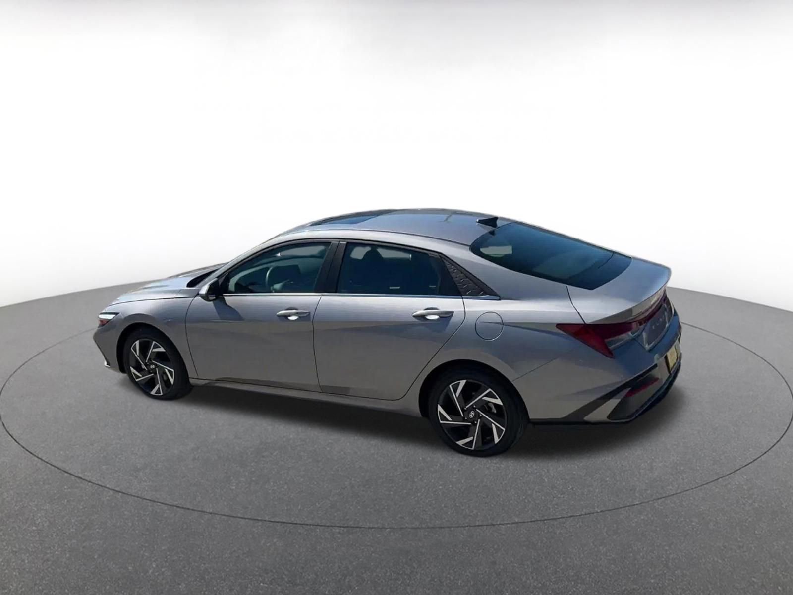 Thumbnail: 2025 Hyundai Elantra - 10