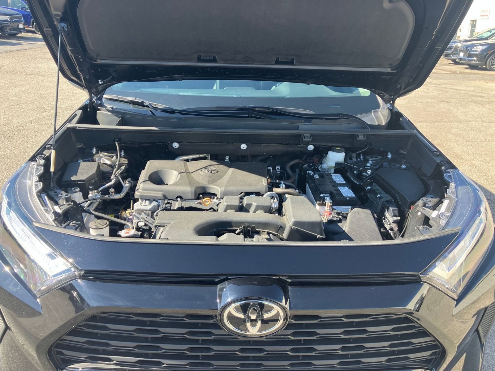Thumbnail: 2025 Toyota RAV4 - 32