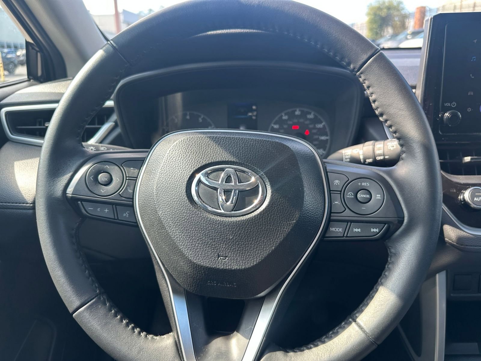 Thumbnail: 2025 Toyota Corolla Cross - 27