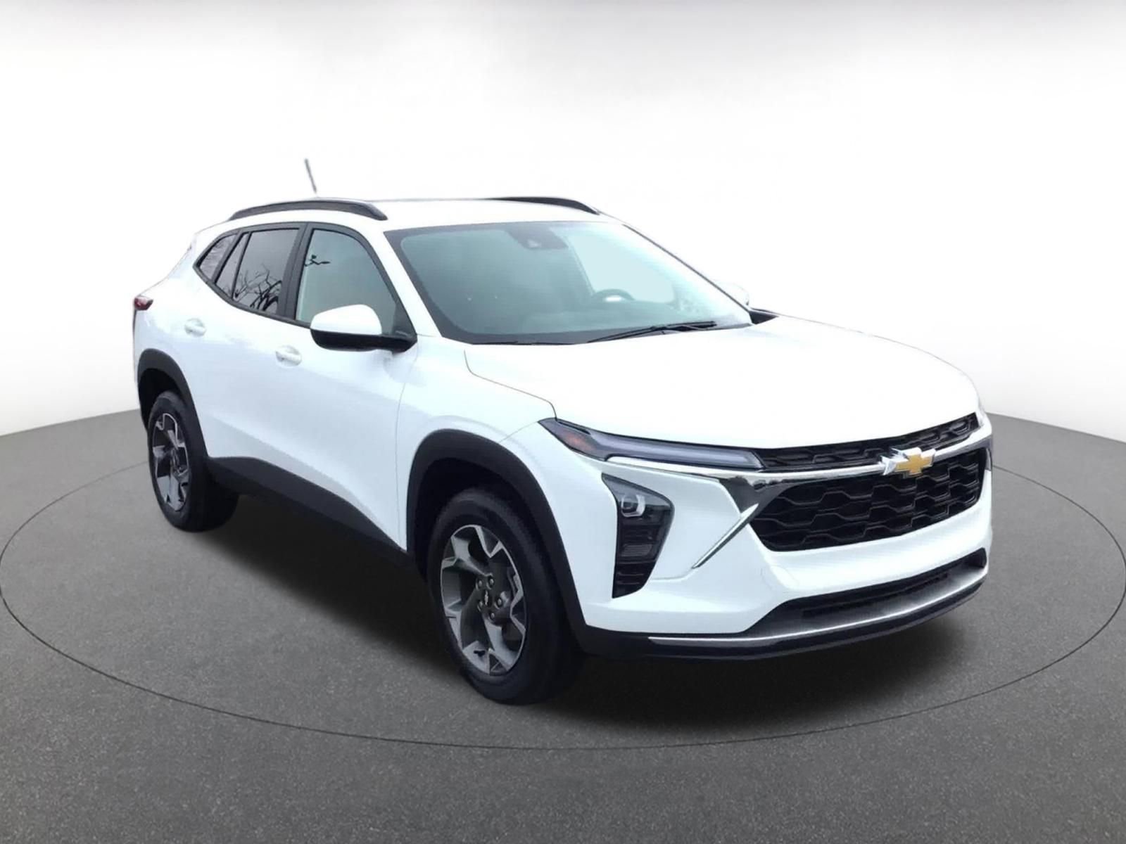 Thumbnail: 2025 Chevrolet Trax - 3