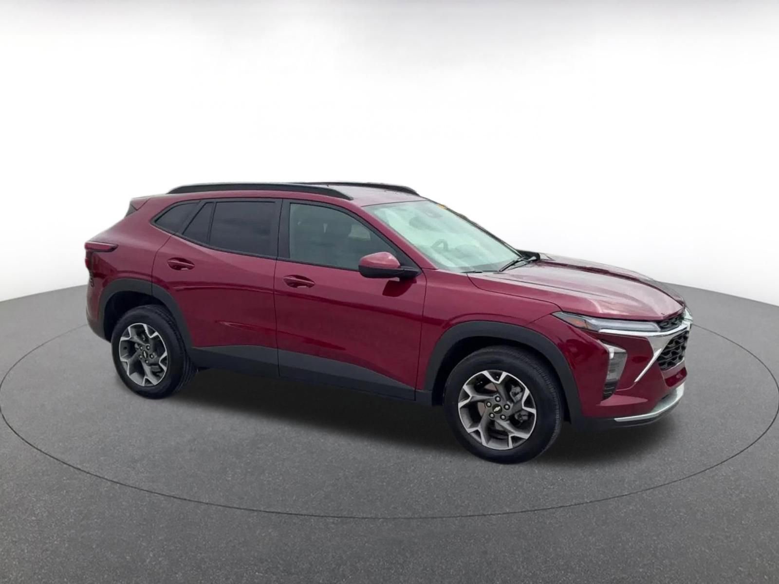 Thumbnail: 2025 Chevrolet Trax - 2