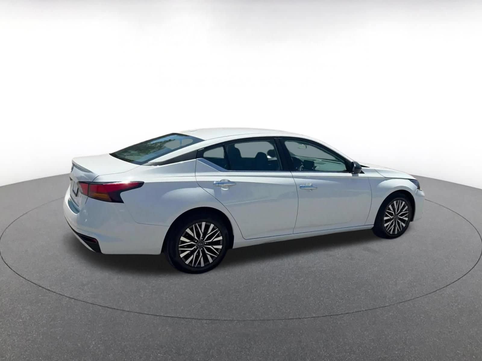 Thumbnail: 2025 Nissan Altima - 15
