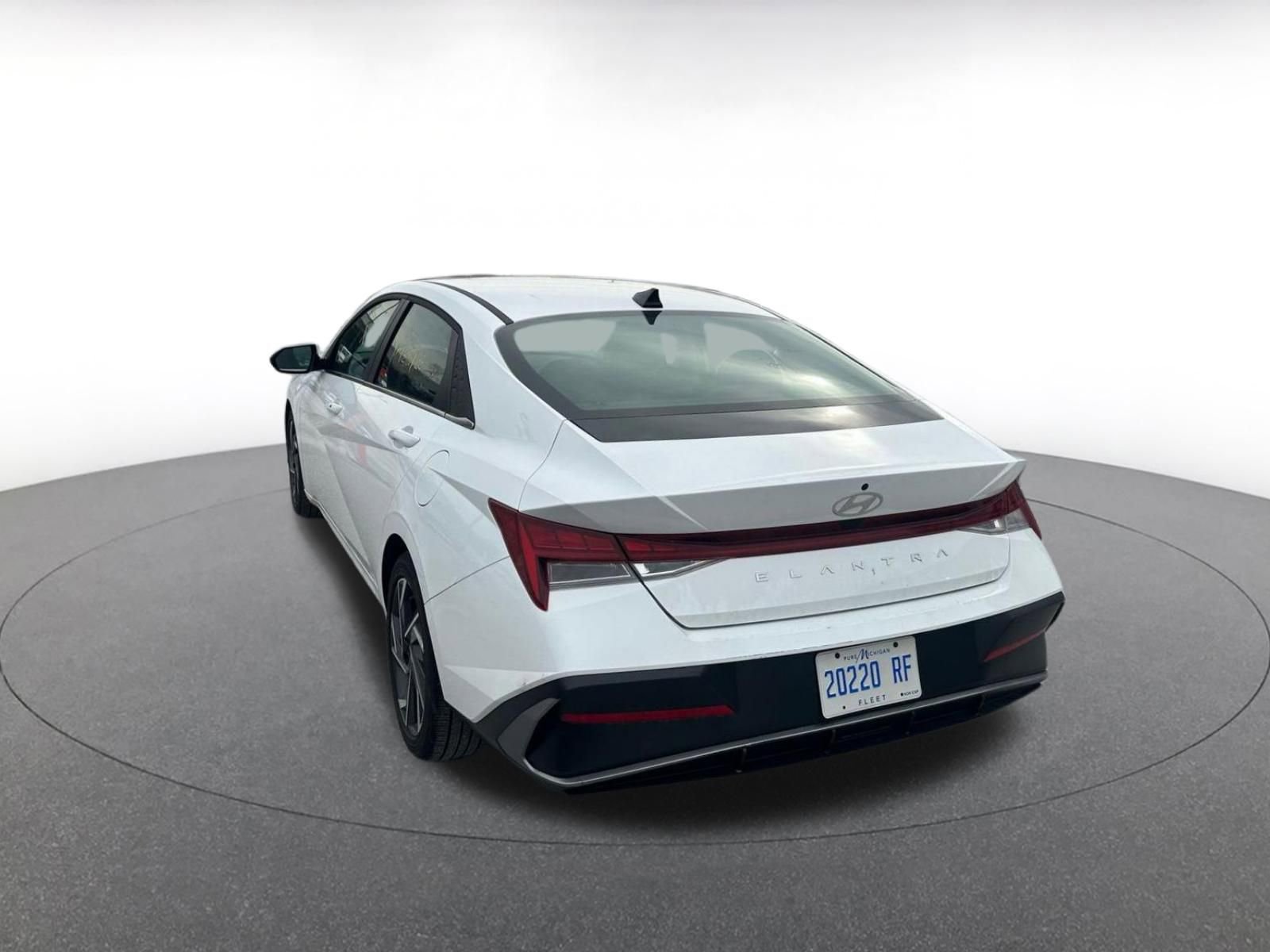 Thumbnail: 2025 Hyundai Elantra - 4