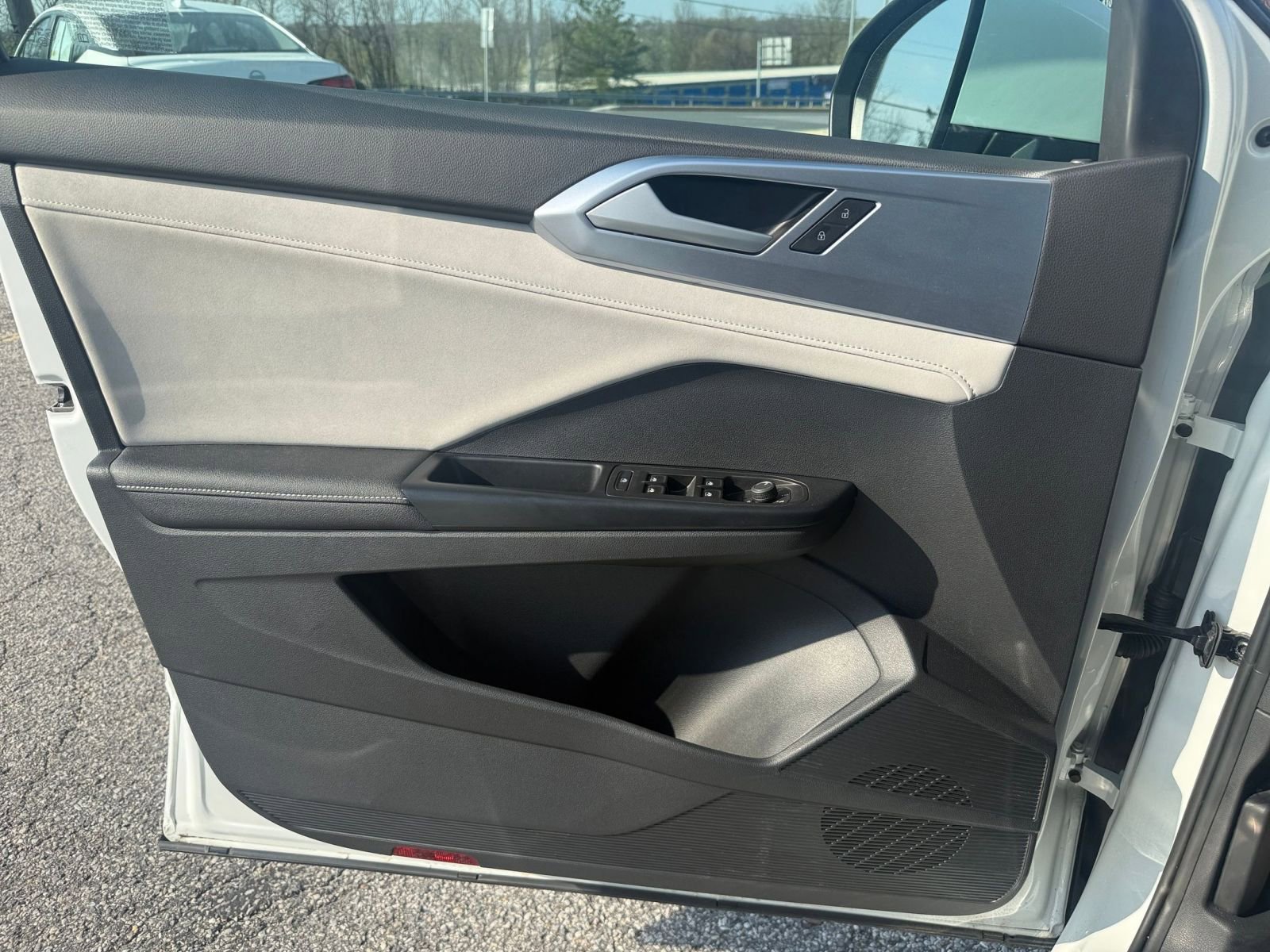 Thumbnail: 2025 Volkswagen Taos - 18