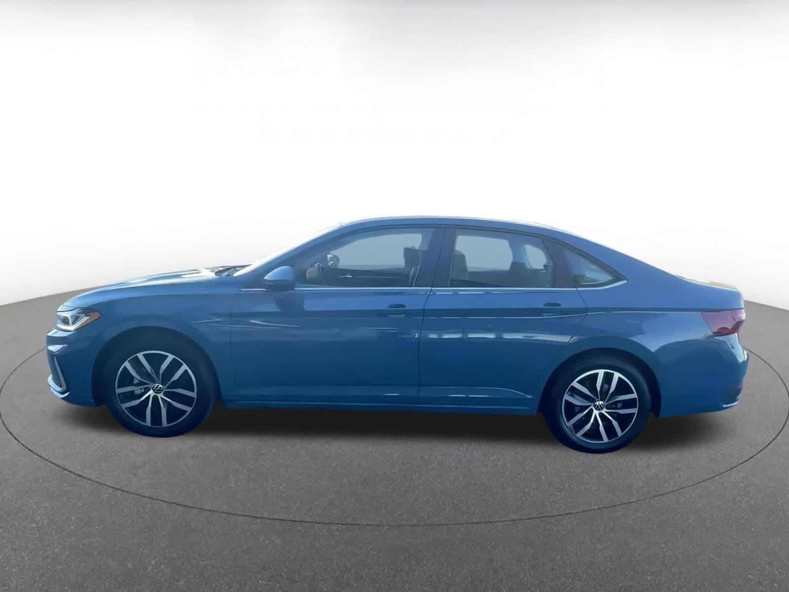 Thumbnail: 2025 Volkswagen Jetta - 10