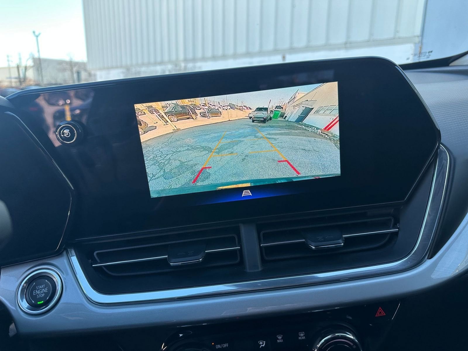 Thumbnail: 2025 Chevrolet Trax - 17