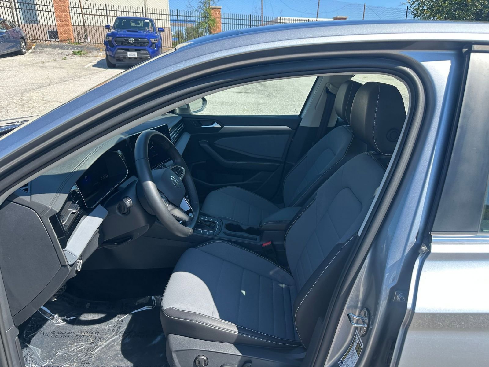 Thumbnail: 2025 Volkswagen Jetta - 25