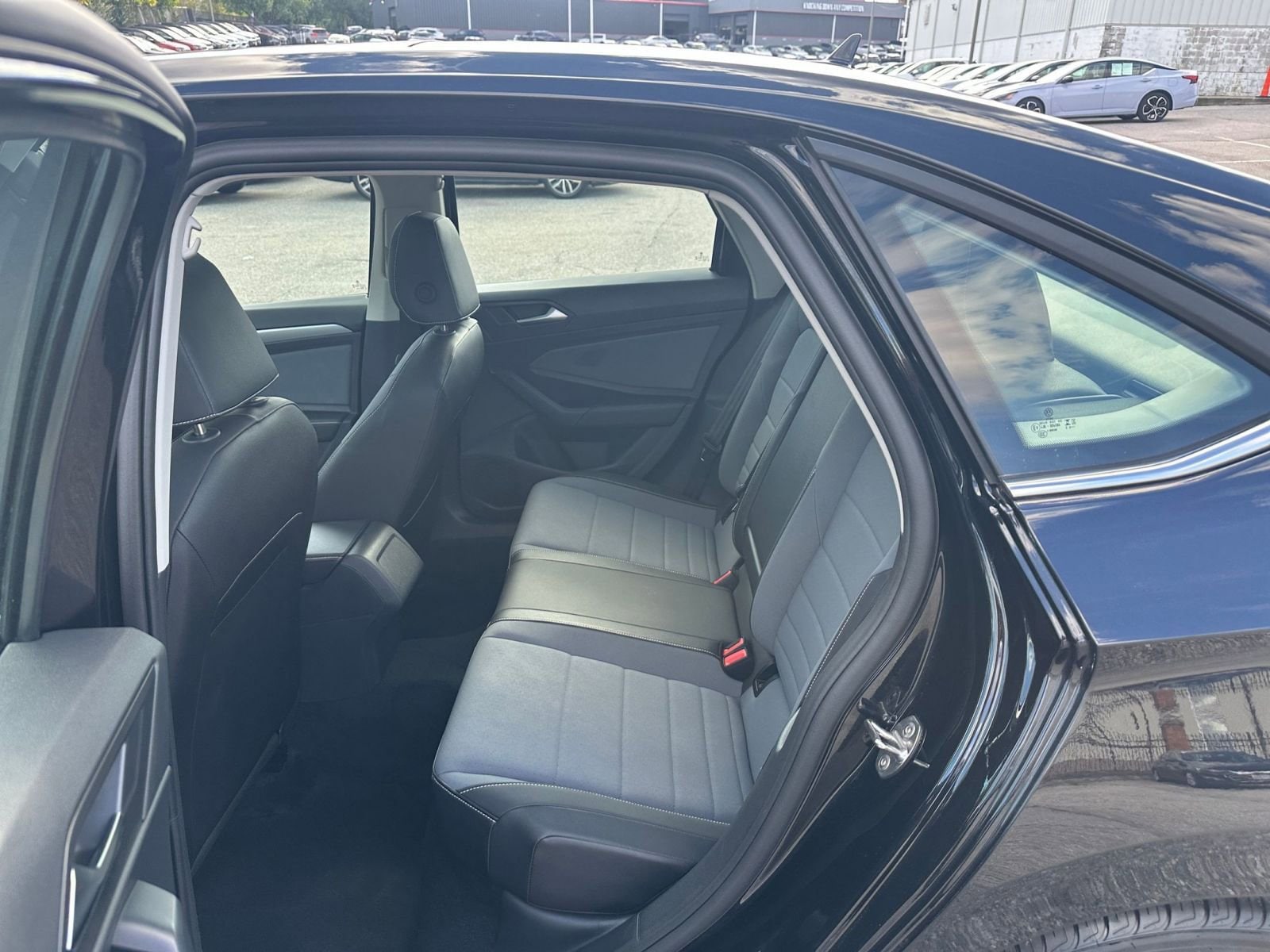 Thumbnail: 2025 Volkswagen Jetta - 24