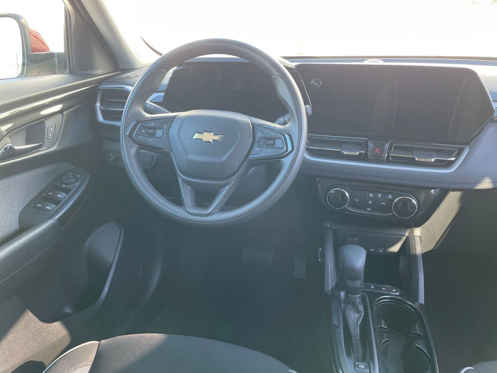 Thumbnail: 2025 Chevrolet TrailBlazer - 32