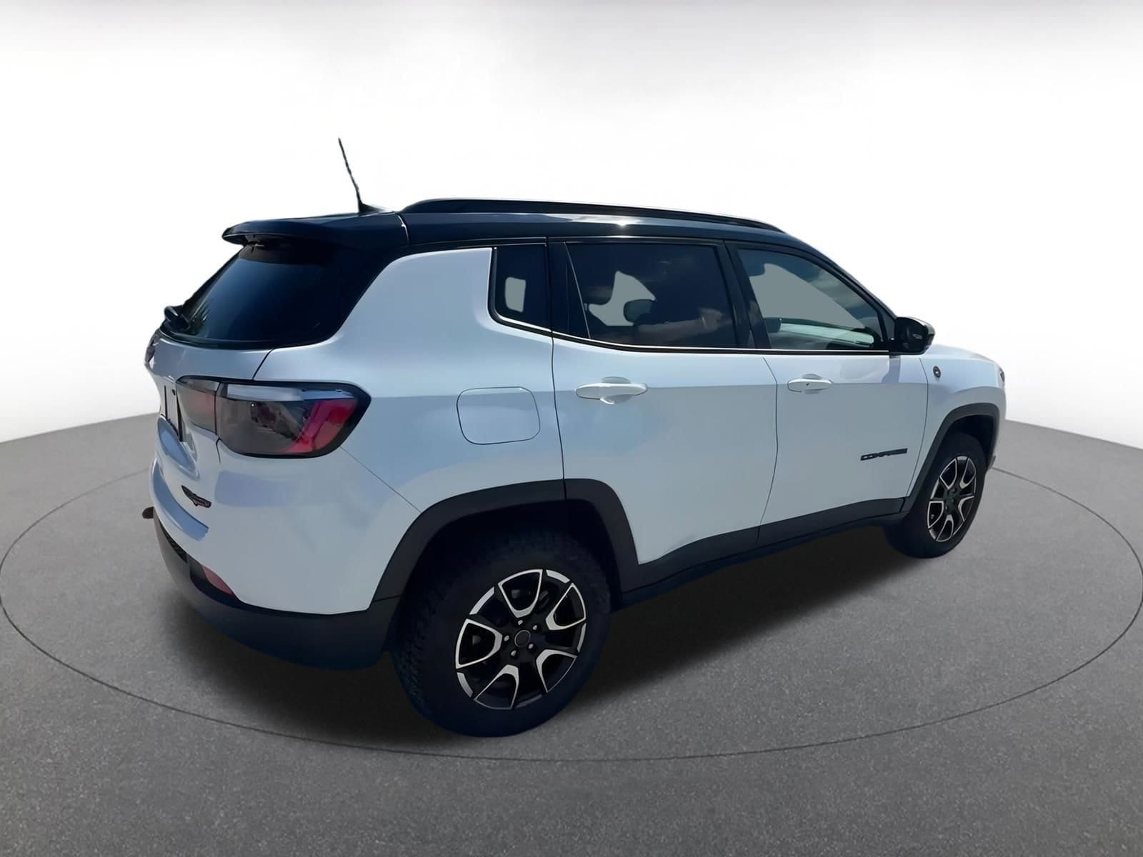 Thumbnail: 2025 Jeep Compass - 14