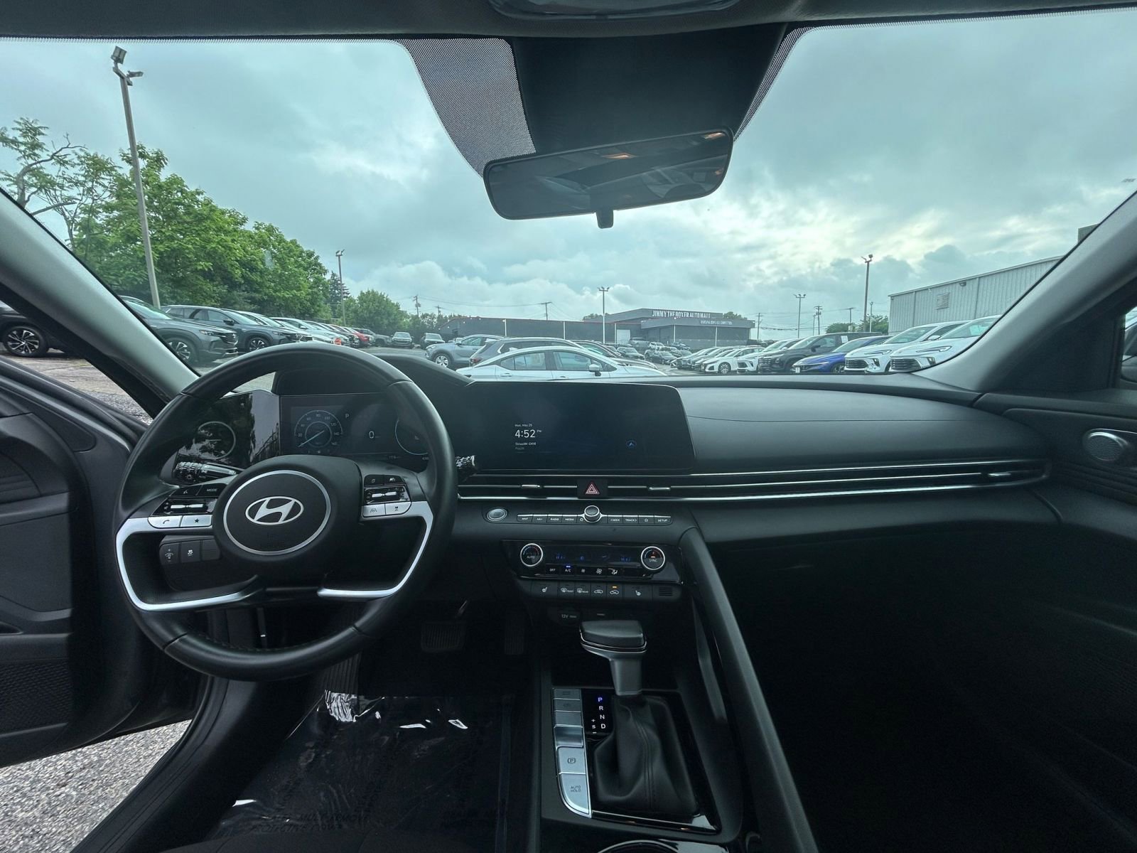 Thumbnail: 2025 Hyundai Elantra - 28