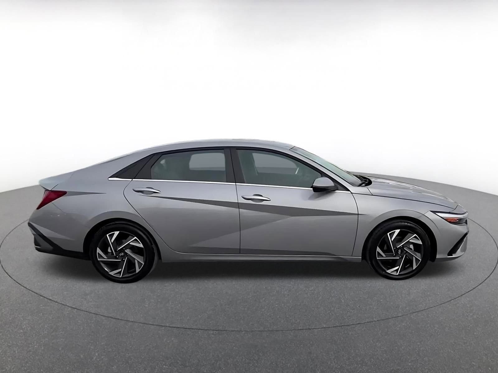 Thumbnail: 2025 Hyundai Elantra - 14