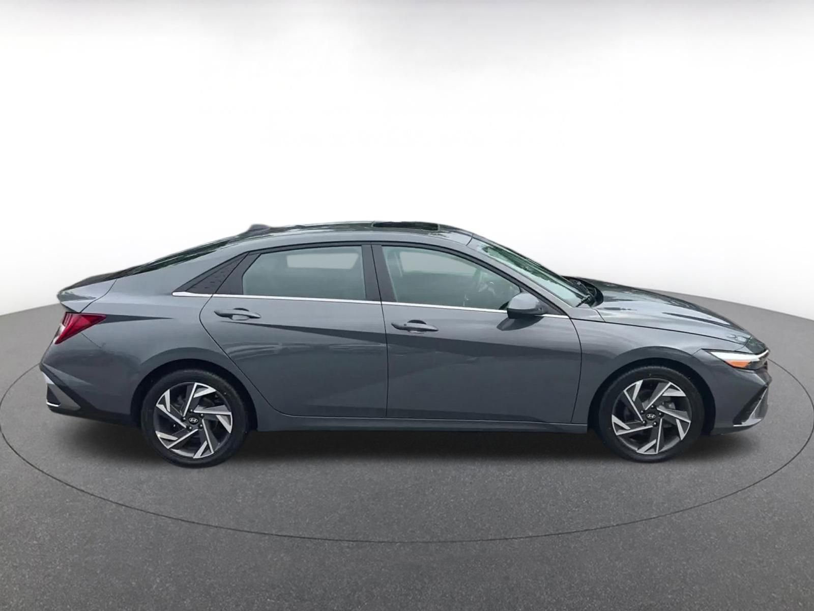 Thumbnail: 2025 Hyundai Elantra - 16