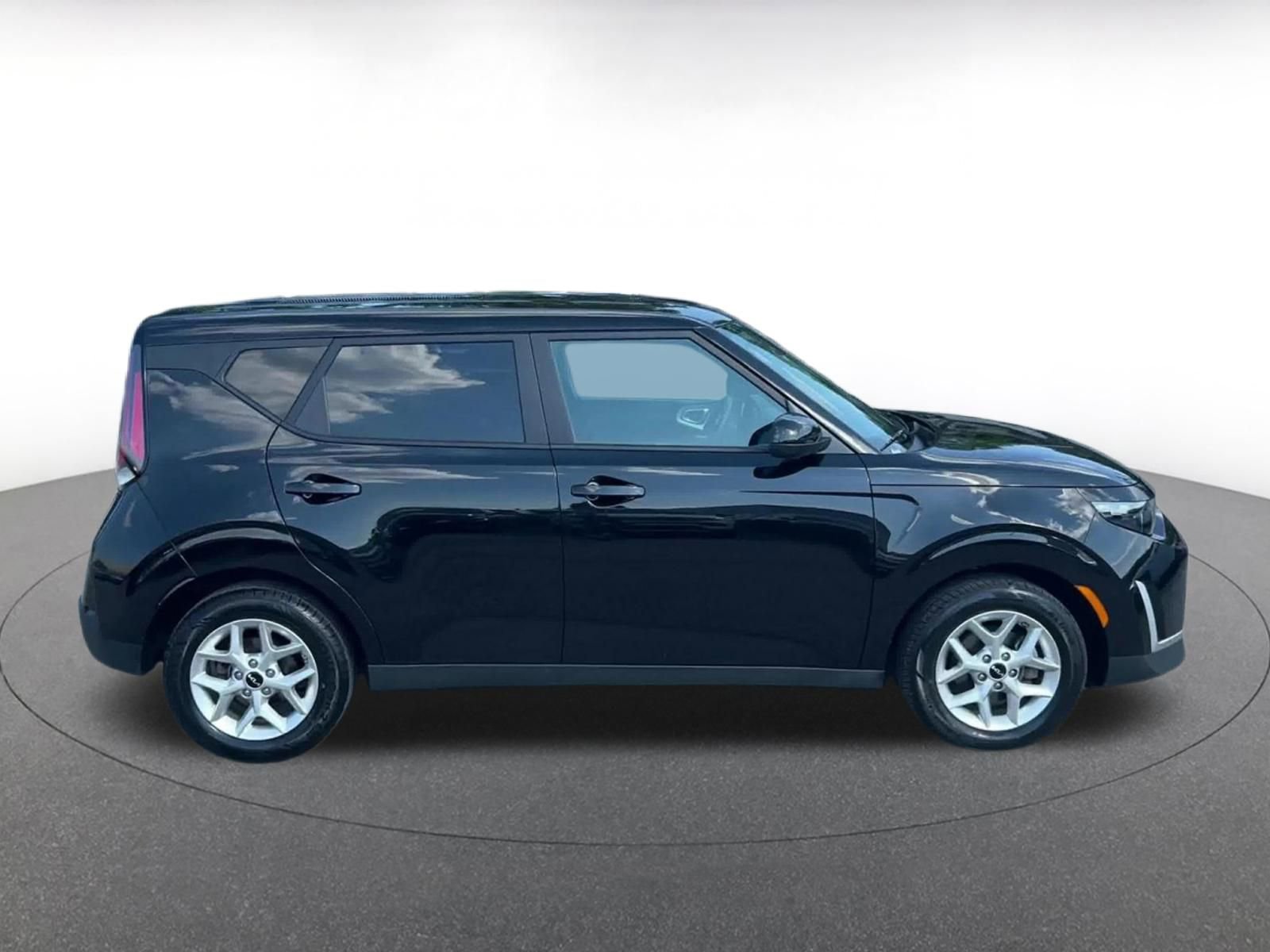Thumbnail: 2025 Kia Soul - 16