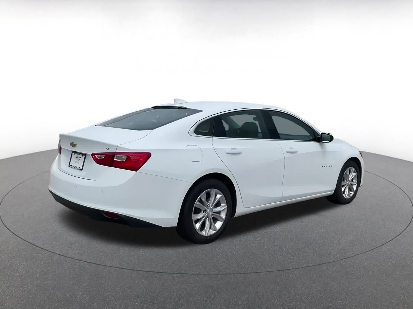 Thumbnail: 2023 Chevrolet Malibu - 15