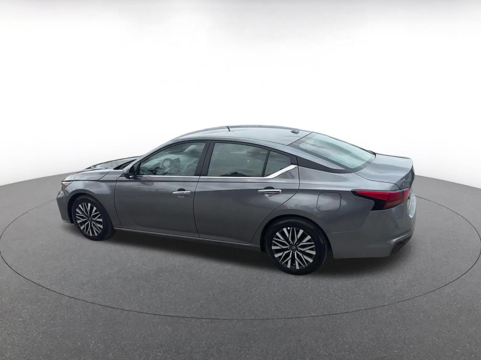Thumbnail: 2025 Nissan Altima - 10