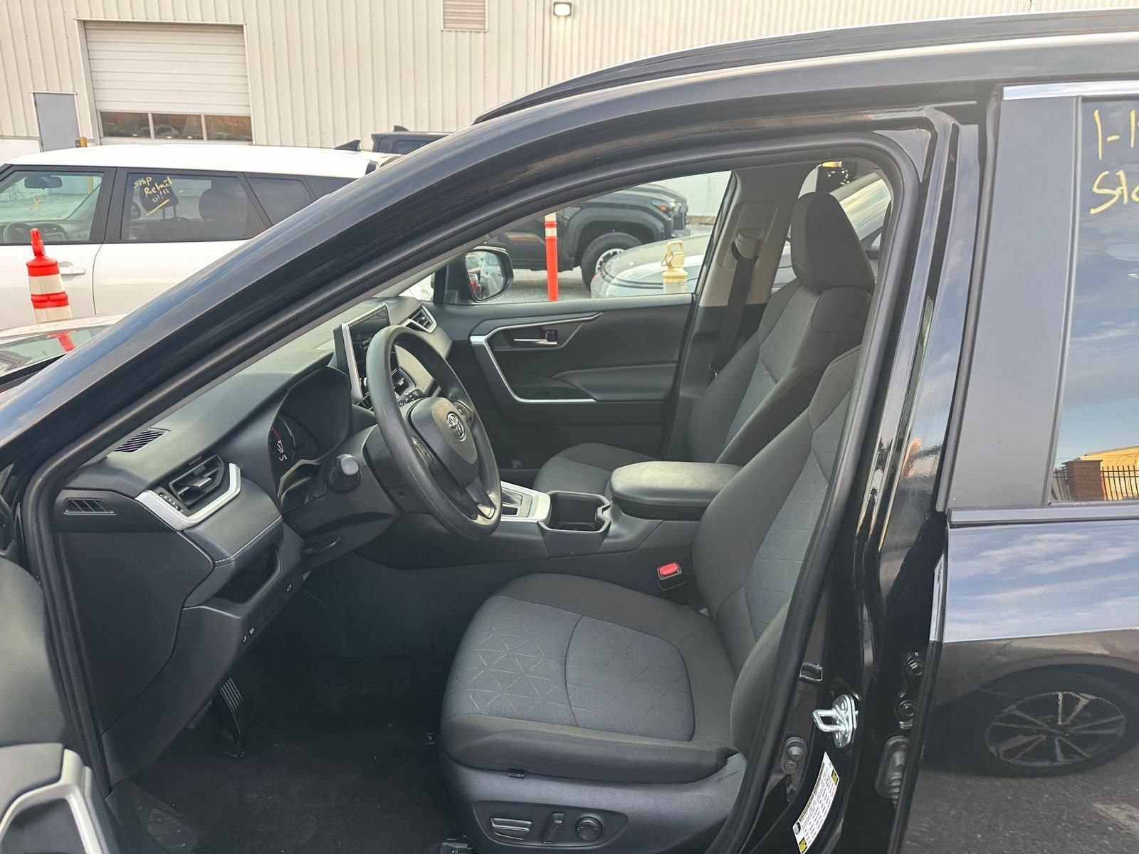 Thumbnail: 2025 Toyota RAV4 - 8