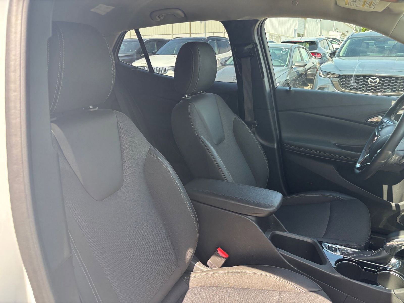Thumbnail: 2025 Buick Encore GX - 31