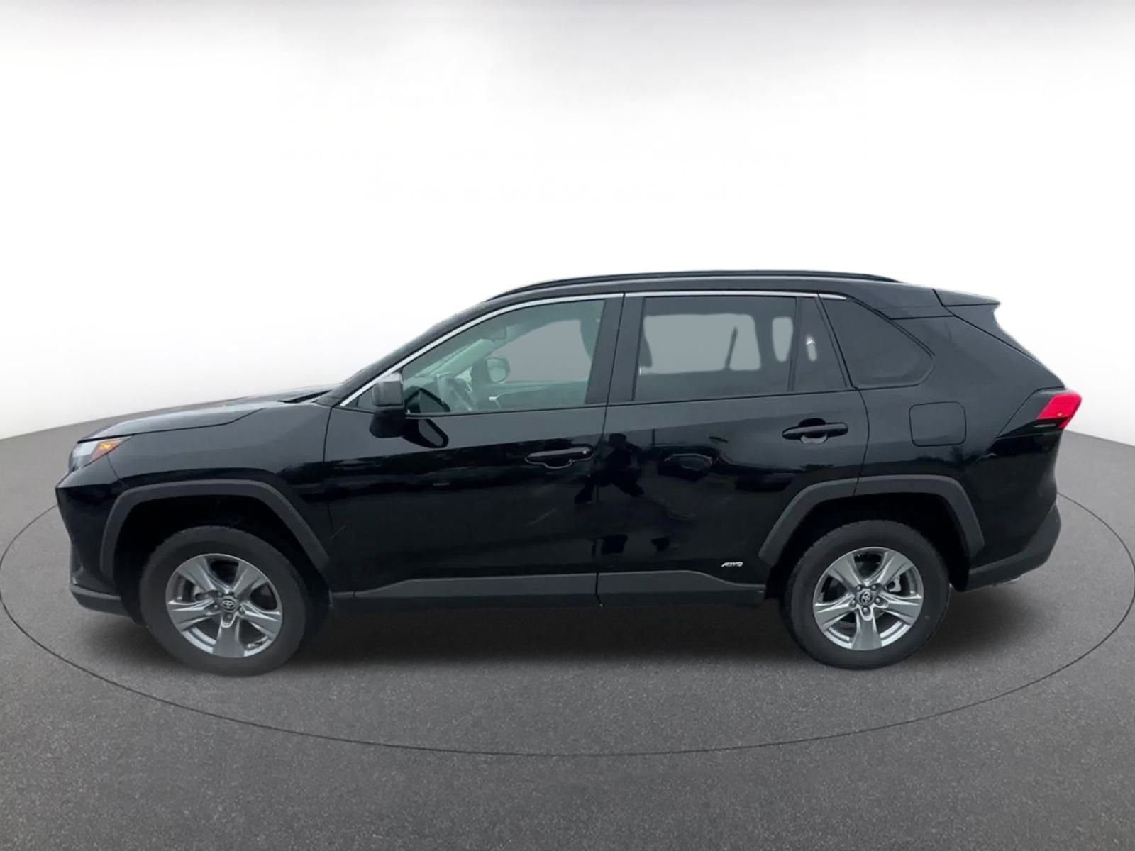 Thumbnail: 2025 Toyota RAV4 - 9