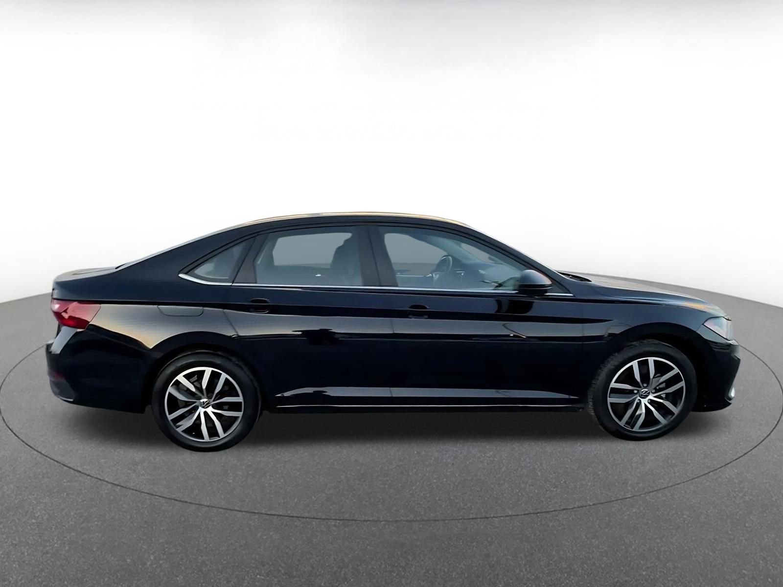 Thumbnail: 2025 Volkswagen Jetta - 14