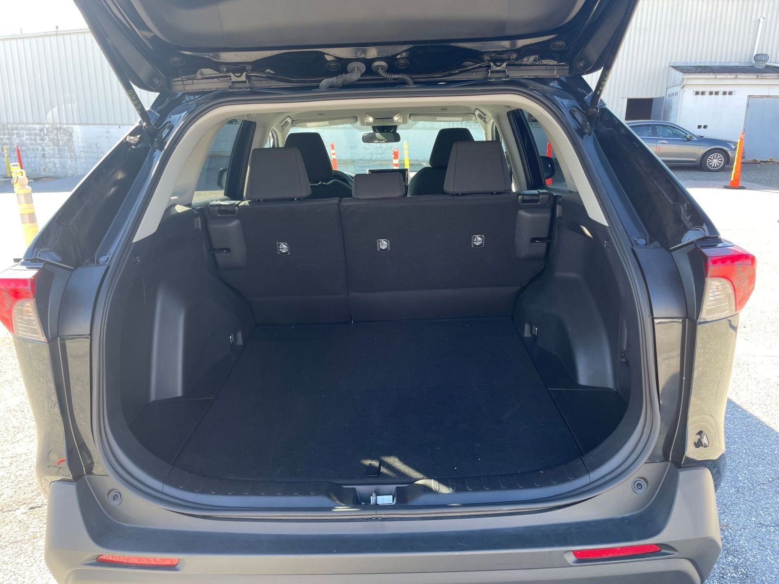 Thumbnail: 2025 Toyota RAV4 - 30