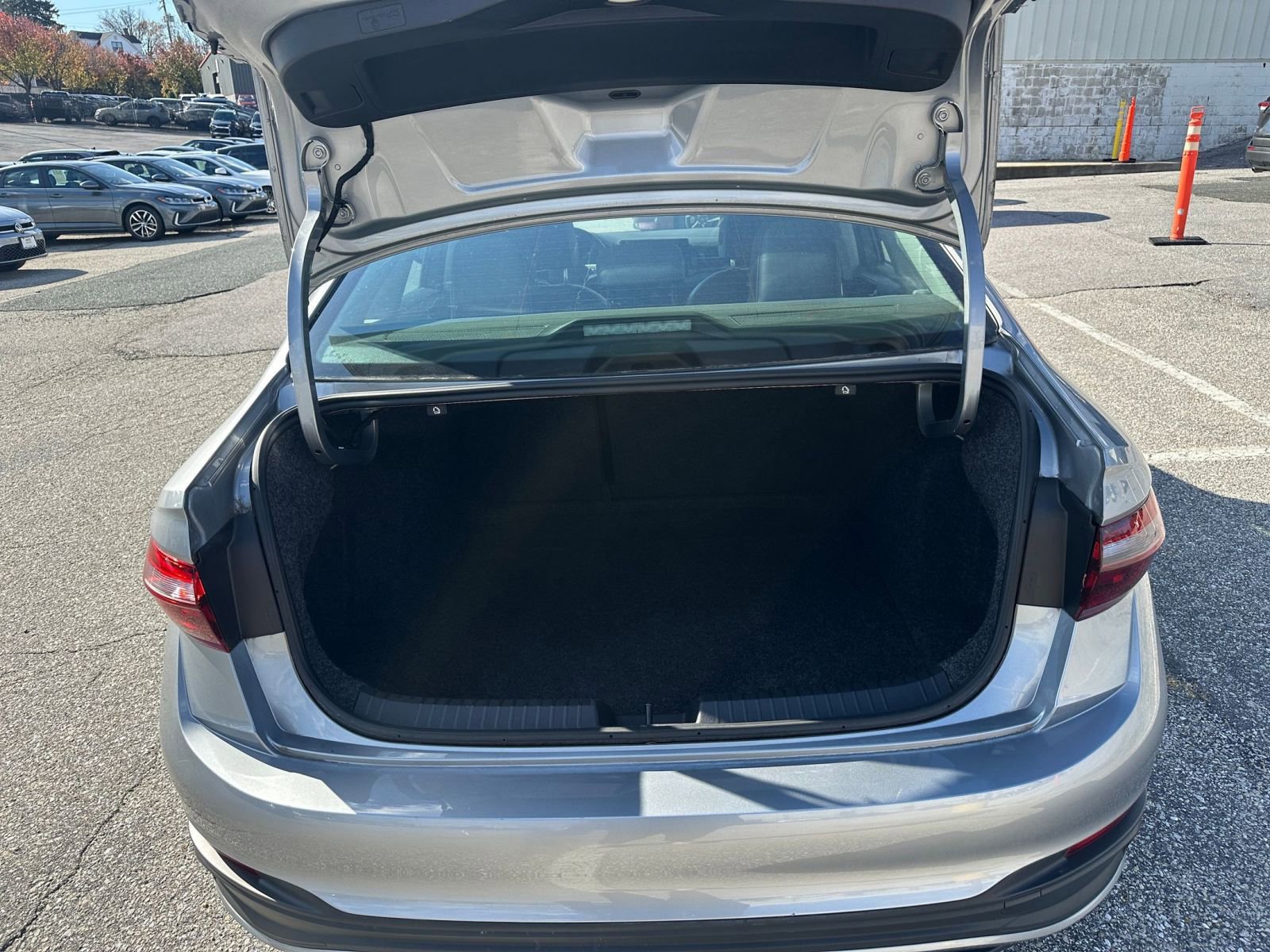 Thumbnail: 2025 Volkswagen Jetta - 30