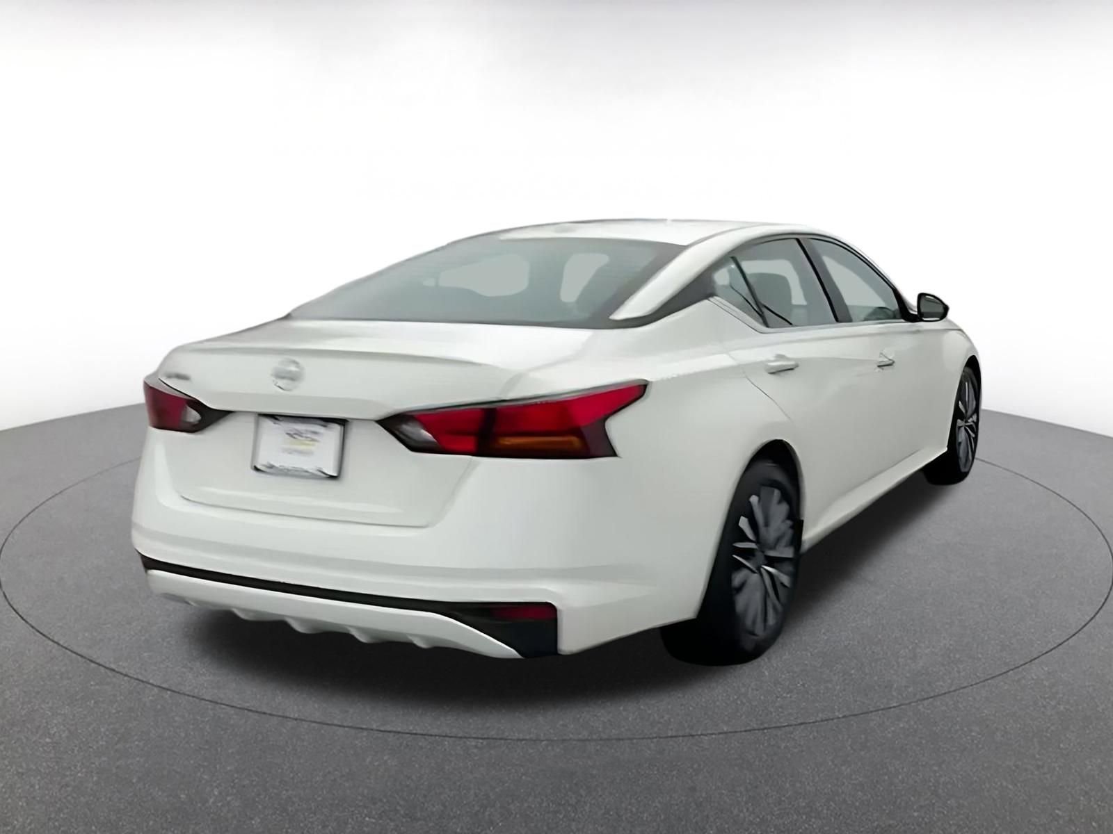 Thumbnail: 2025 Nissan Altima - 12