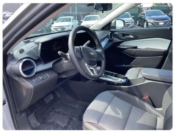 2024 Chevrolet Trax LT 27
