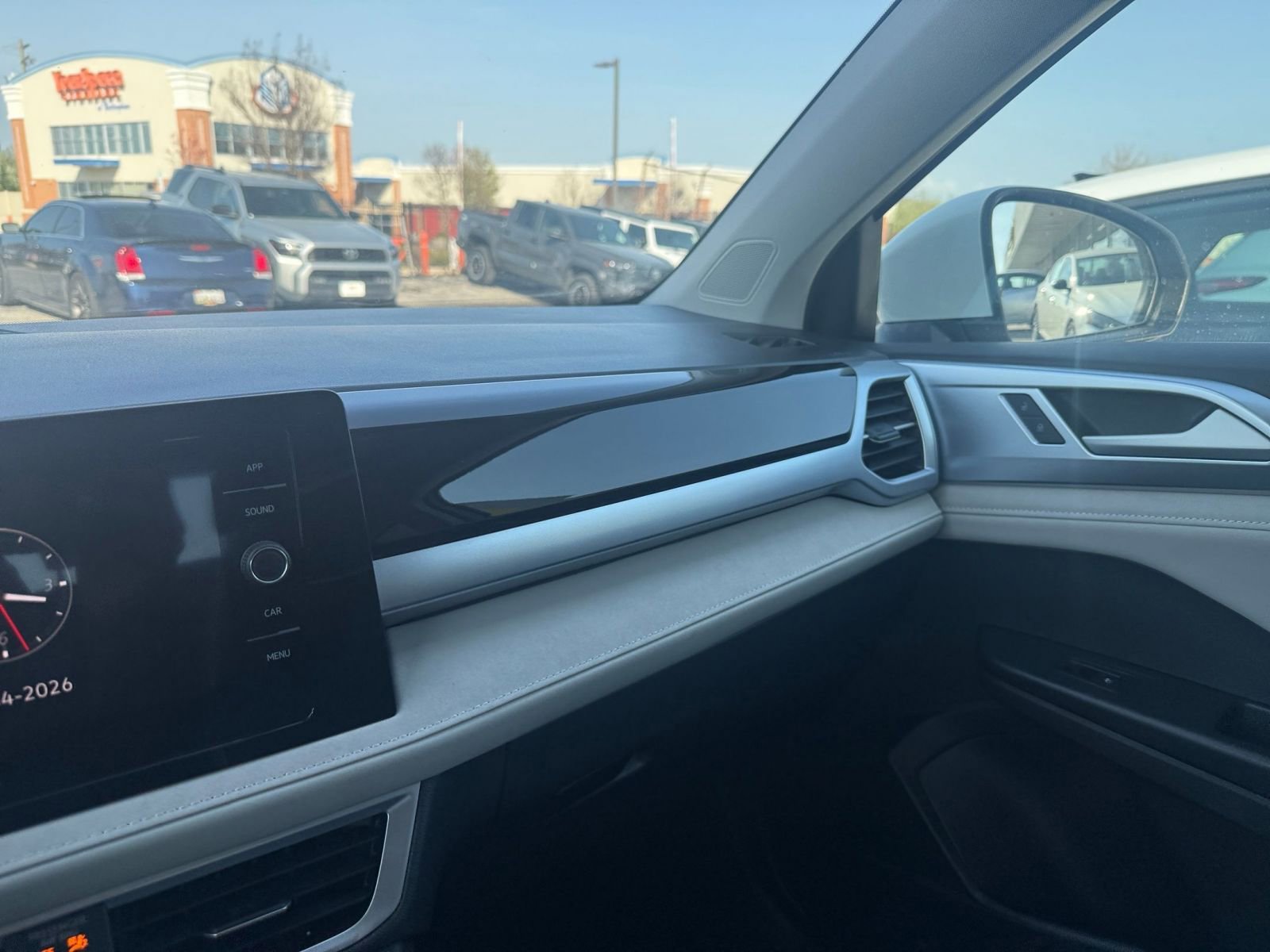 Thumbnail: 2025 Volkswagen Taos - 30