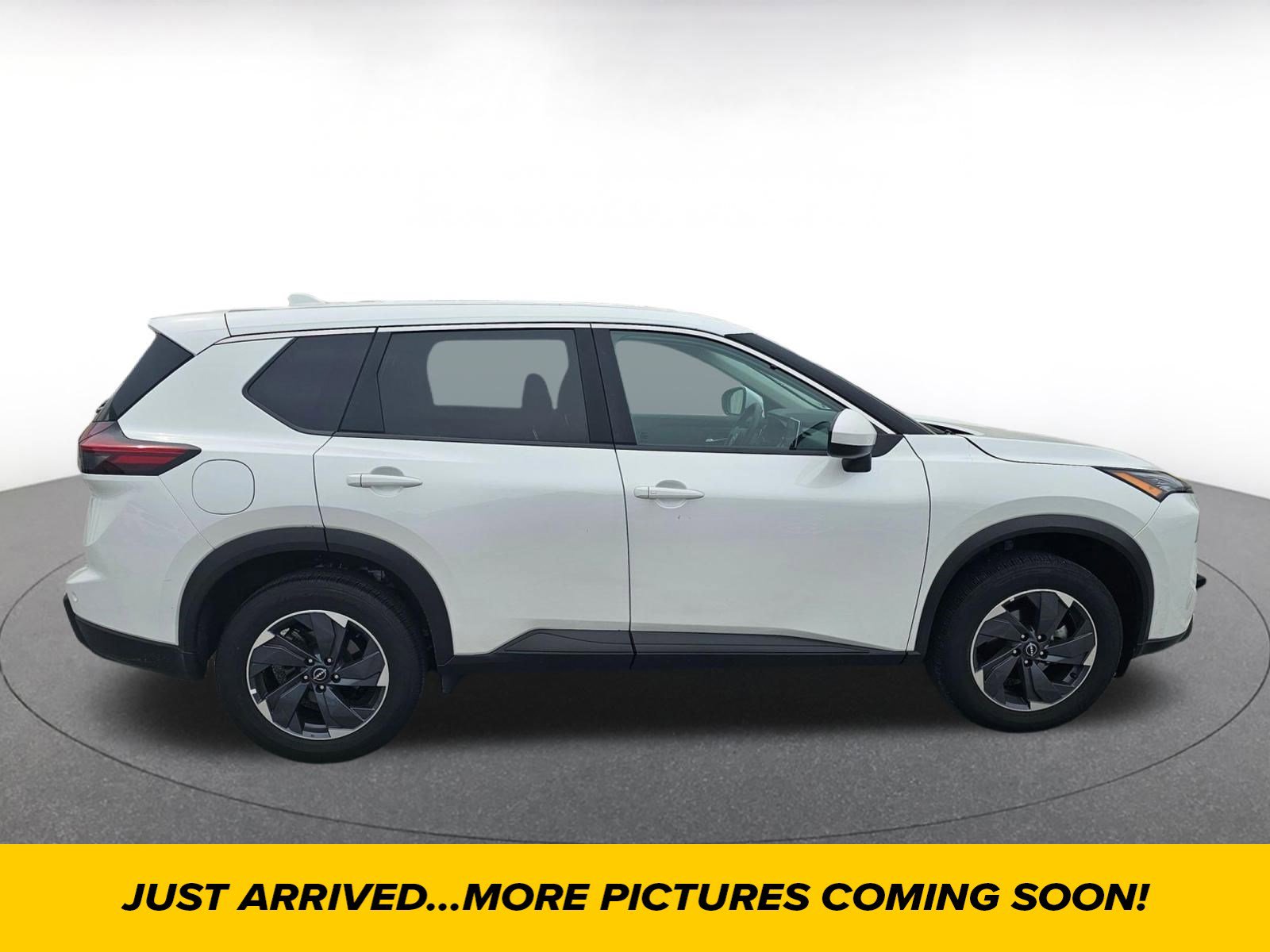 2024 Nissan Rogue SV 8