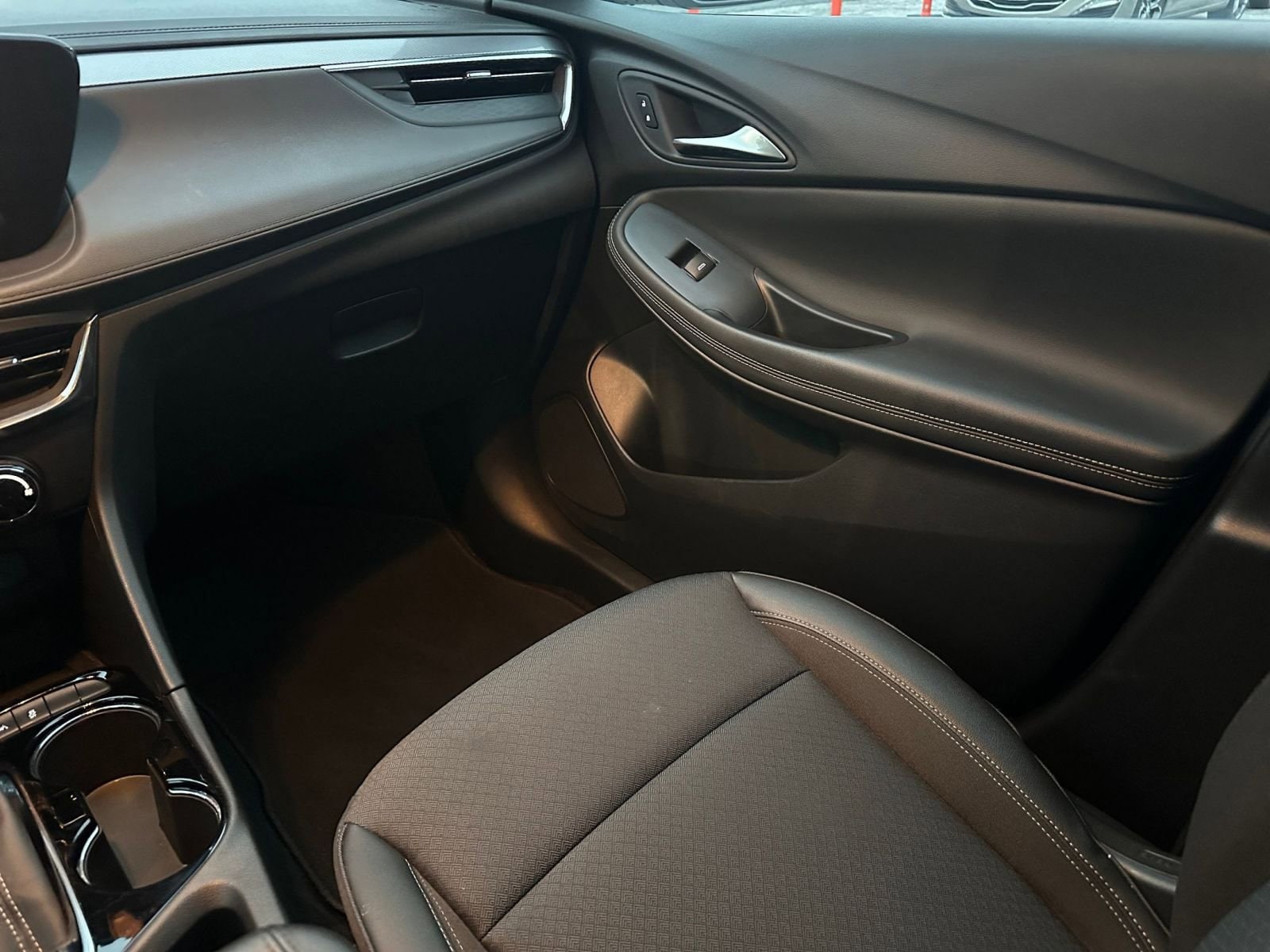 Thumbnail: 2025 Buick Encore GX - 33