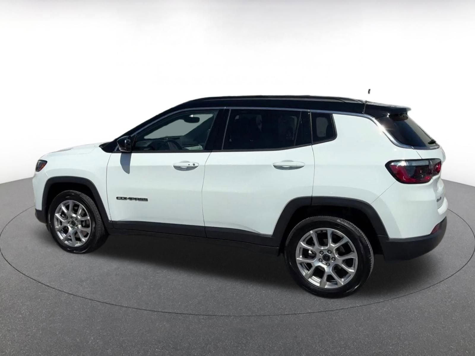 Thumbnail: 2025 Jeep Compass - 10