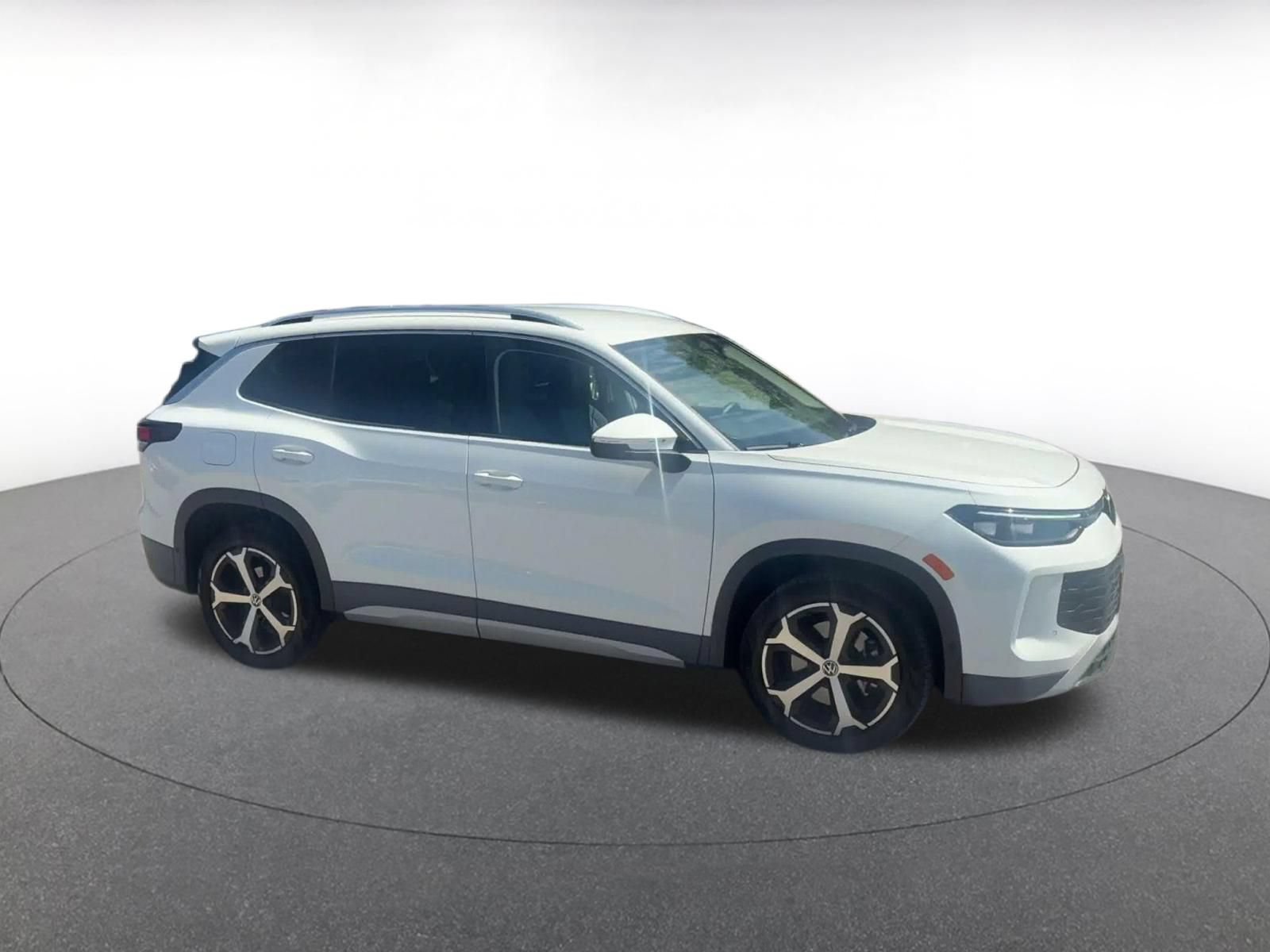 Thumbnail: 2026 Volkswagen Tiguan - 2