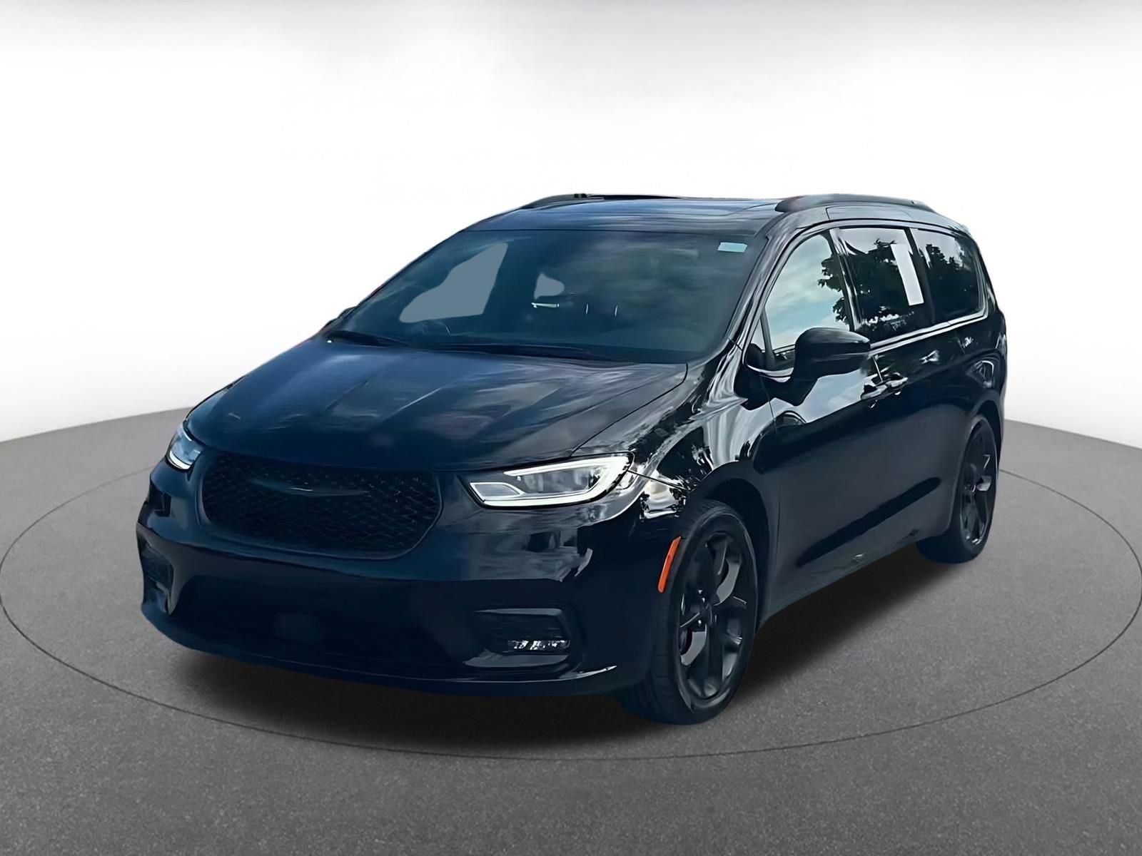 Thumbnail: 2025 Chrysler Pacifica - 5