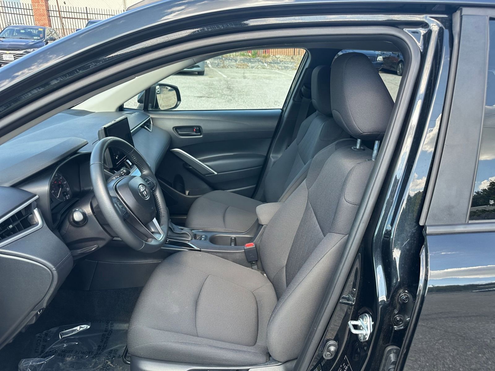 Thumbnail: 2025 Toyota Corolla Cross - 25